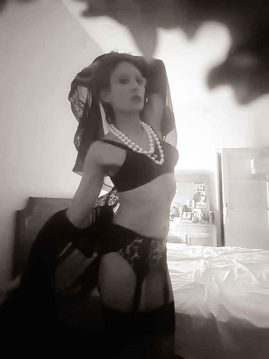 Vava Venezia Miss Selfie Self Portraits
