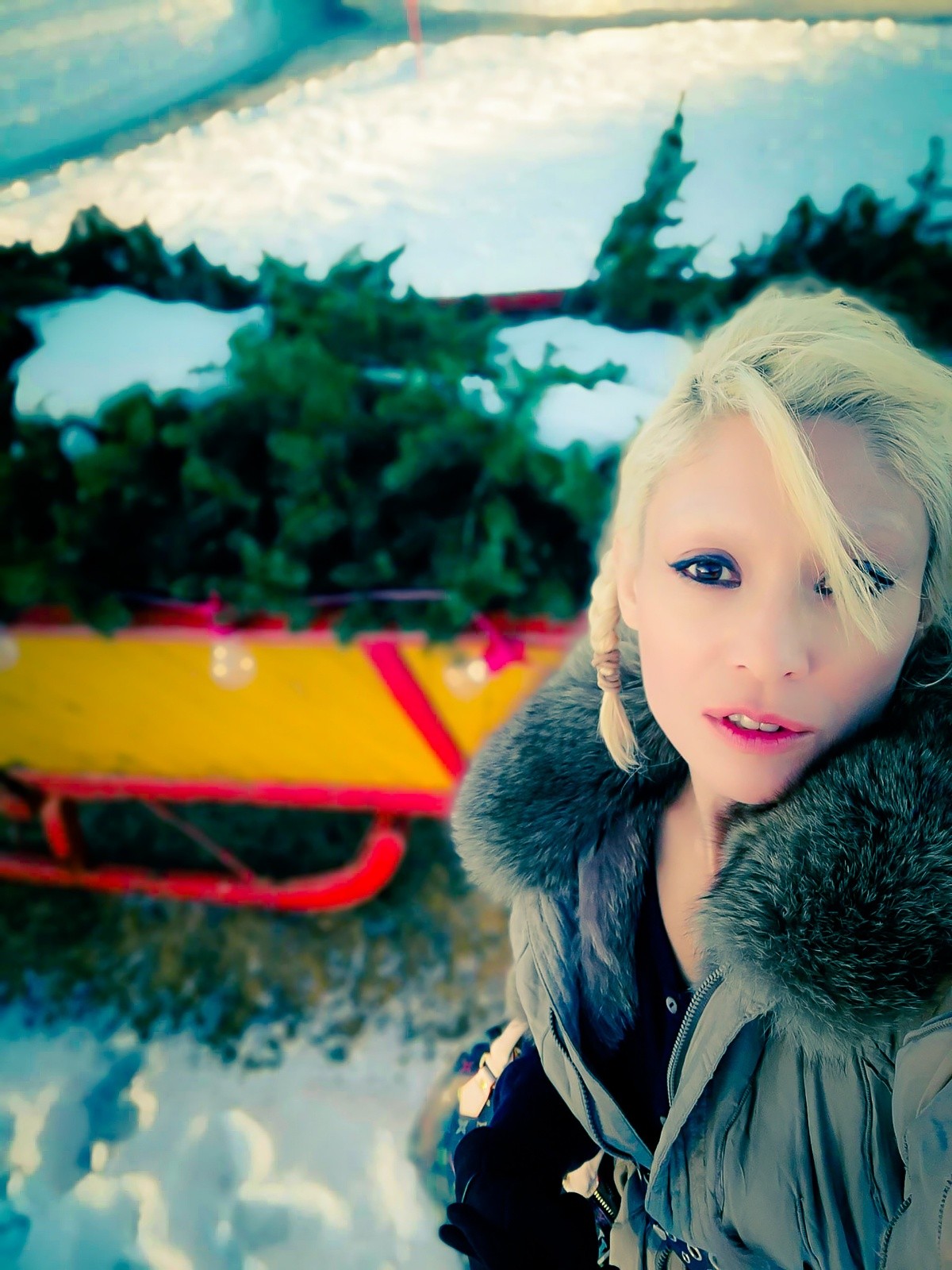 Vava Venezia Miss Selfie Self Portraits