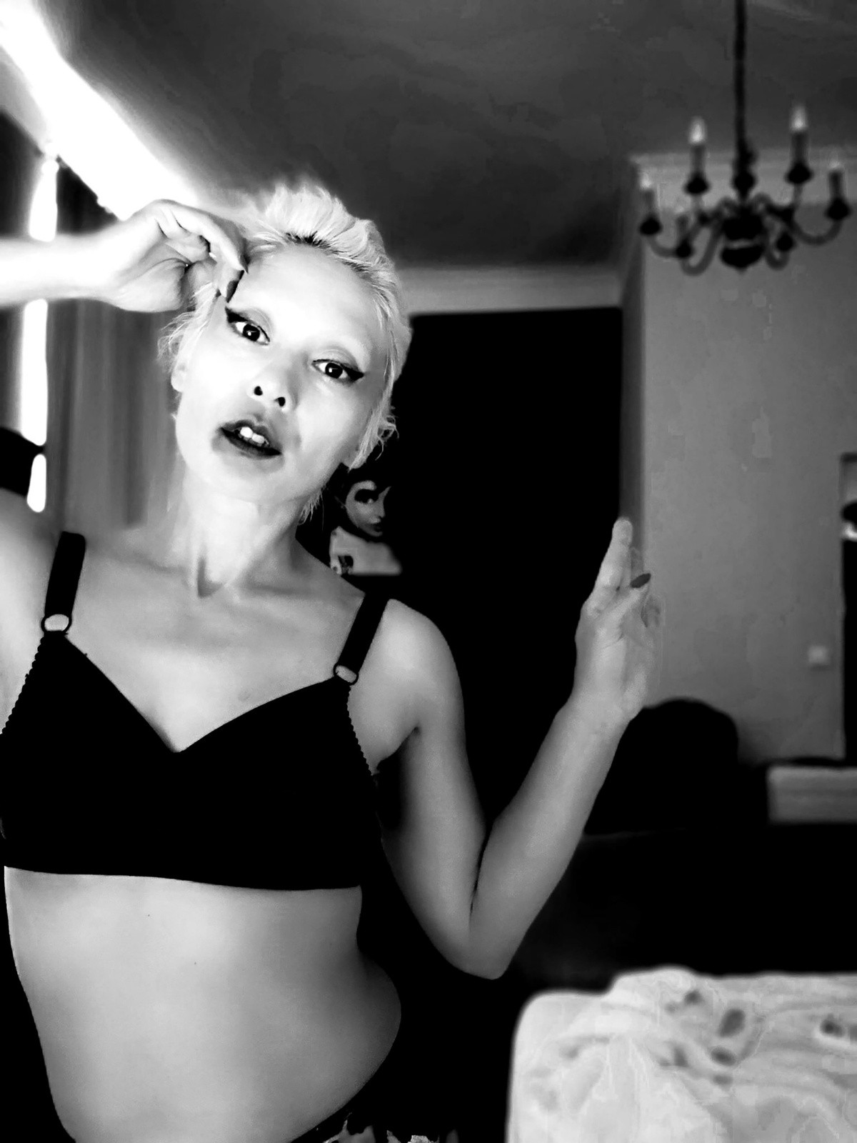 Vava Venezia Miss Selfie Self Portraits