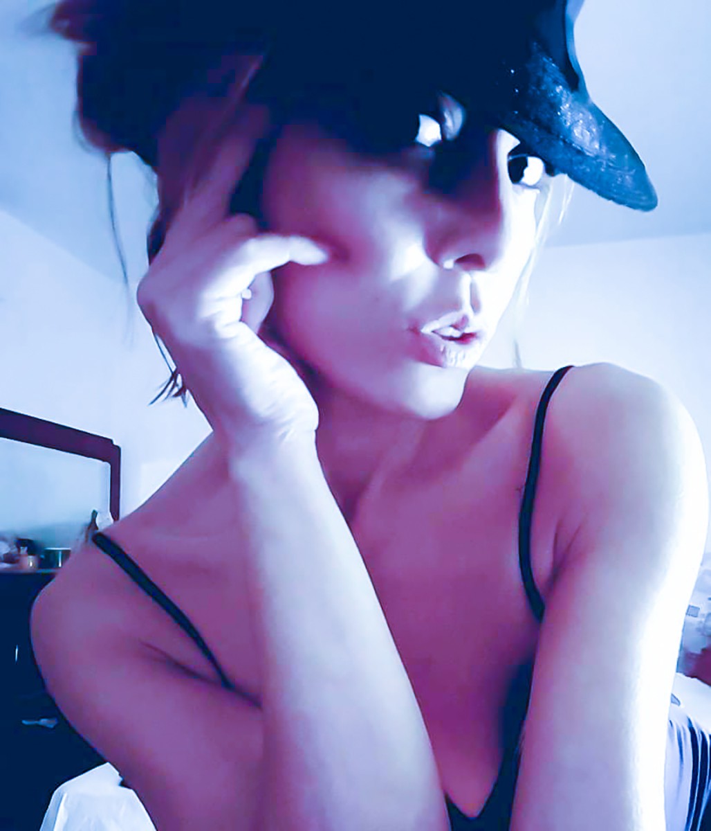 Vava Venezia Miss Selfie Self Portraits