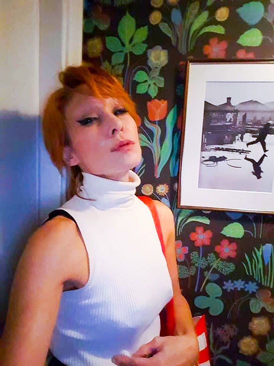 Vava Venezia Miss Selfie Self Portraits