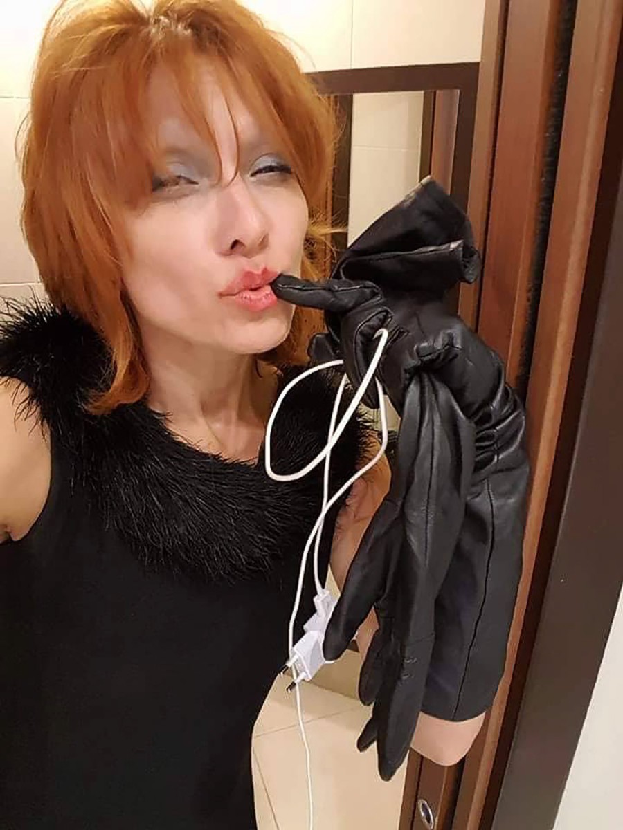 Vava Venezia Miss Selfie Self Portraits