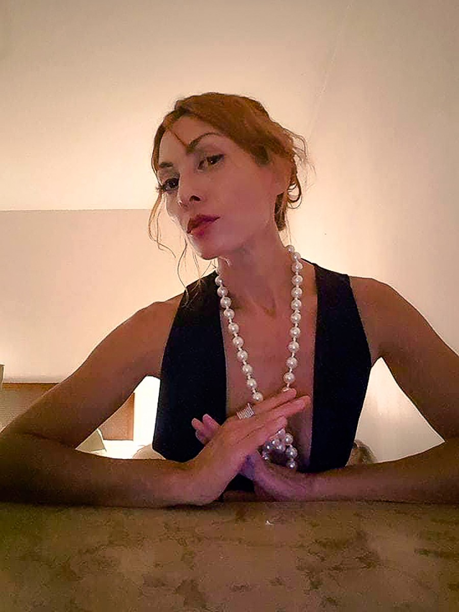 Vava Venezia Miss Selfie Self Portraits