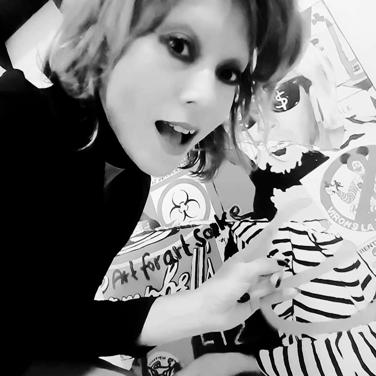 Vava Venezia Miss Selfie Self Portraits