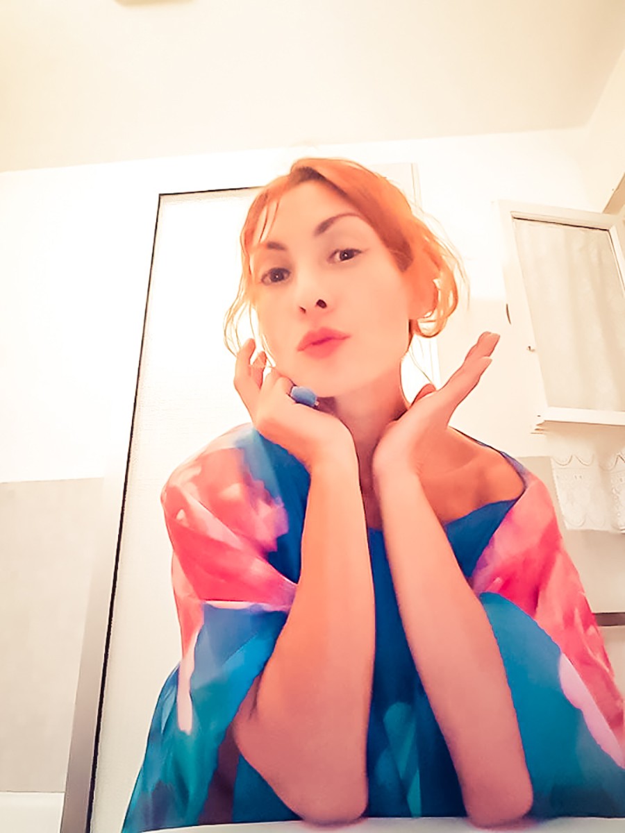 Vava Venezia Miss Selfie Self Portraits