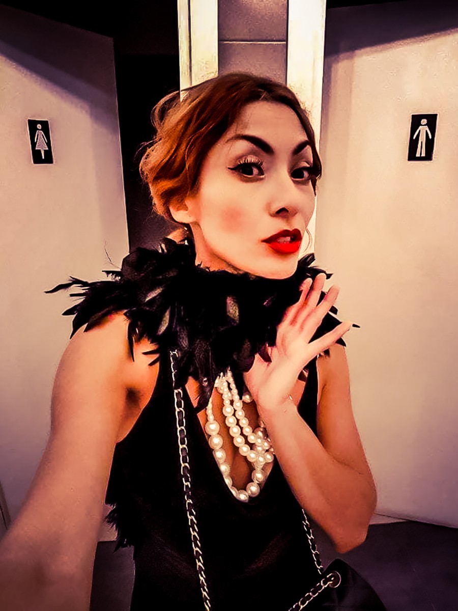 Vava Venezia Miss Selfie Self Portraits