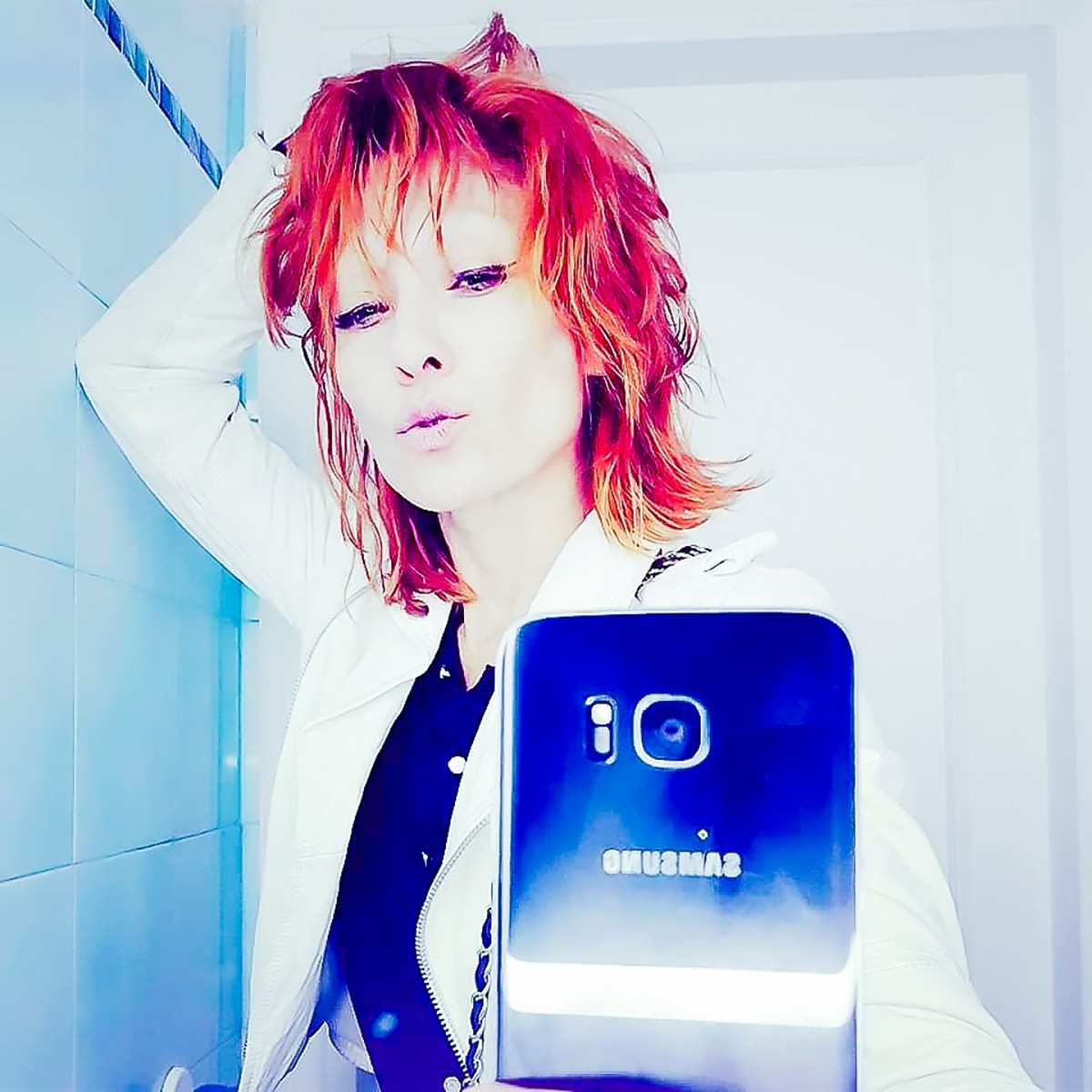 Vava Venezia Miss Selfie Self Portraits