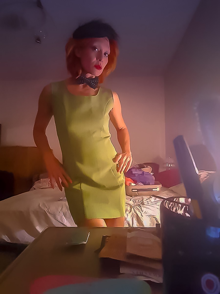 Vava Venezia Miss Selfie Self Portraits