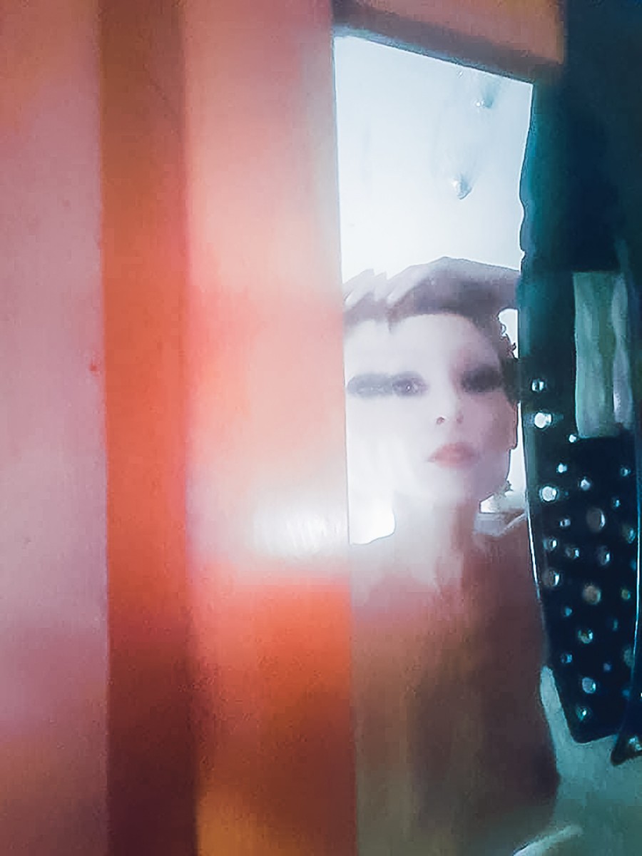 Vava Venezia Miss Selfie Self Portraits