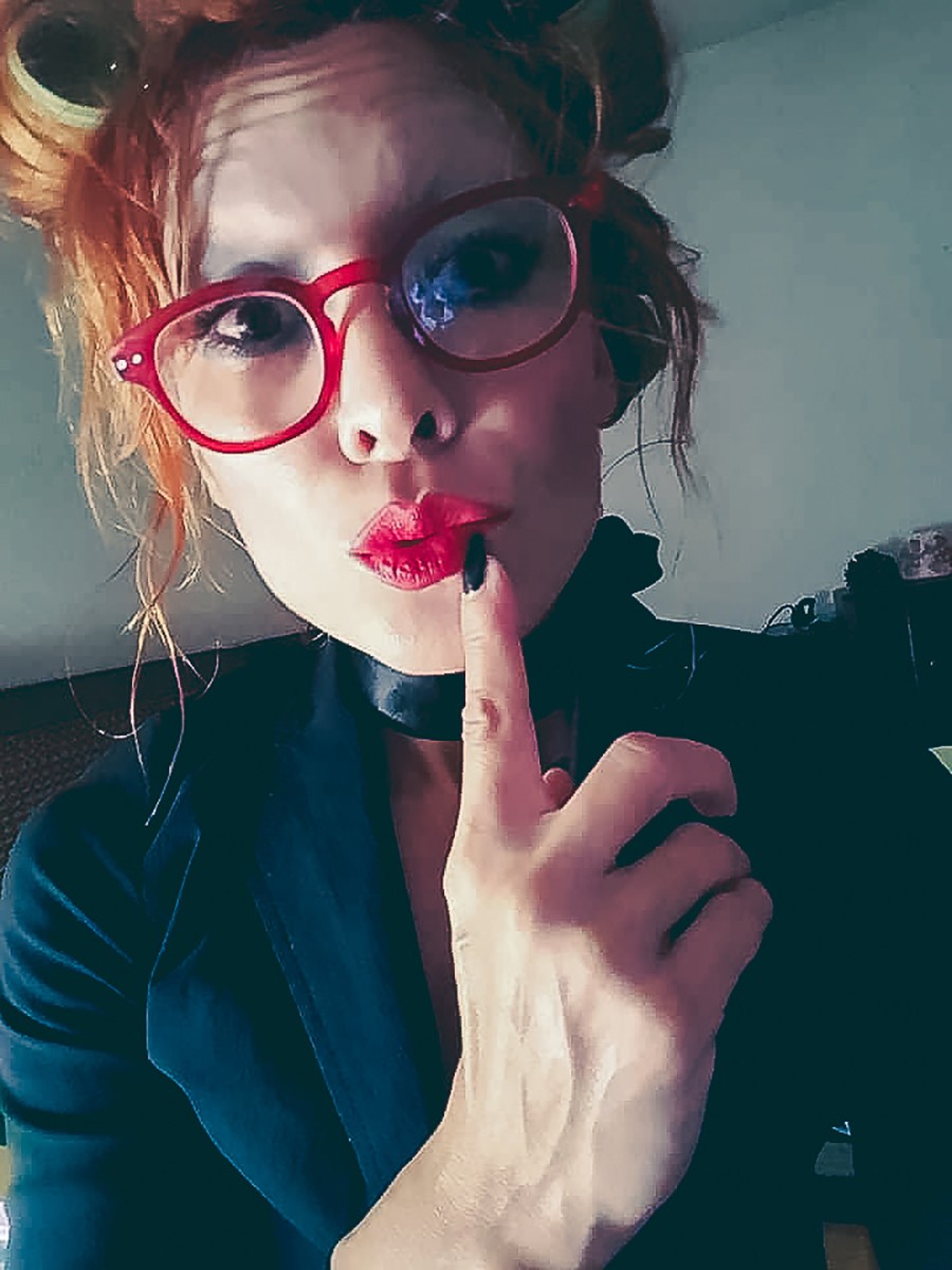 Vava Venezia Miss Selfie Self Portraits