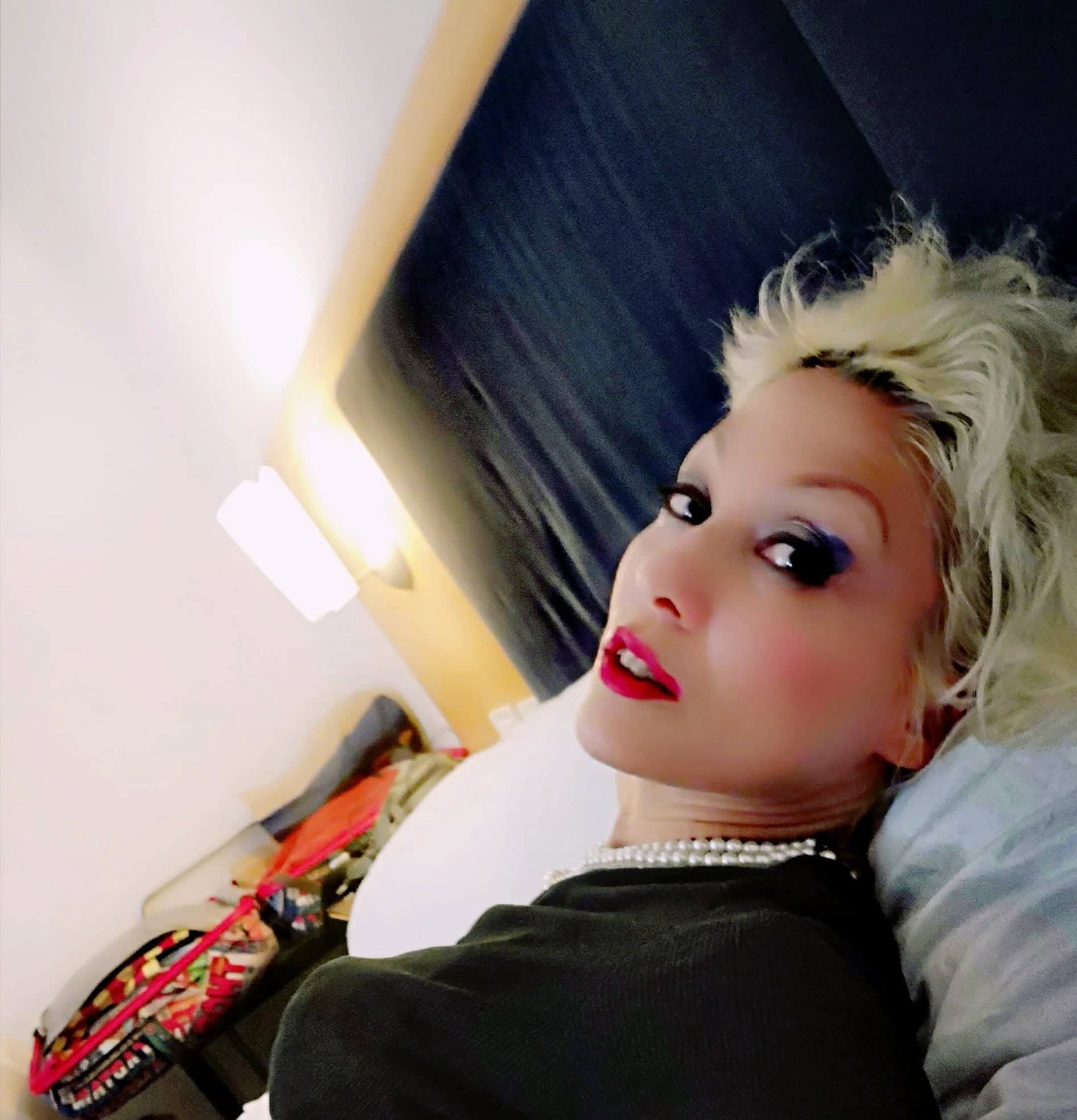 Vava Venezia Miss Selfie Self Portraits