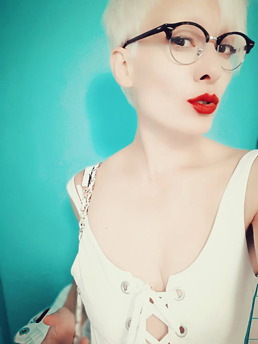 Vava Venezia Miss Selfie Self Portraits