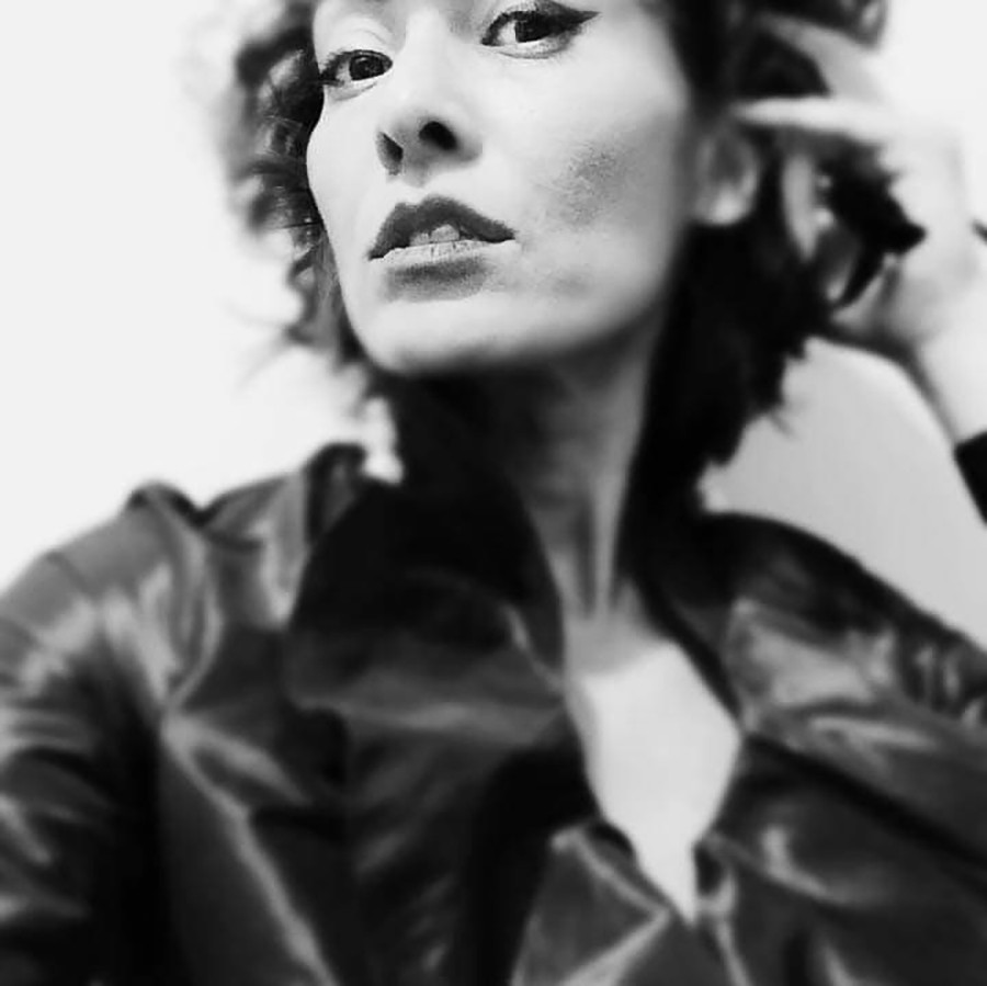 Vava Venezia Miss Selfie Self Portraits