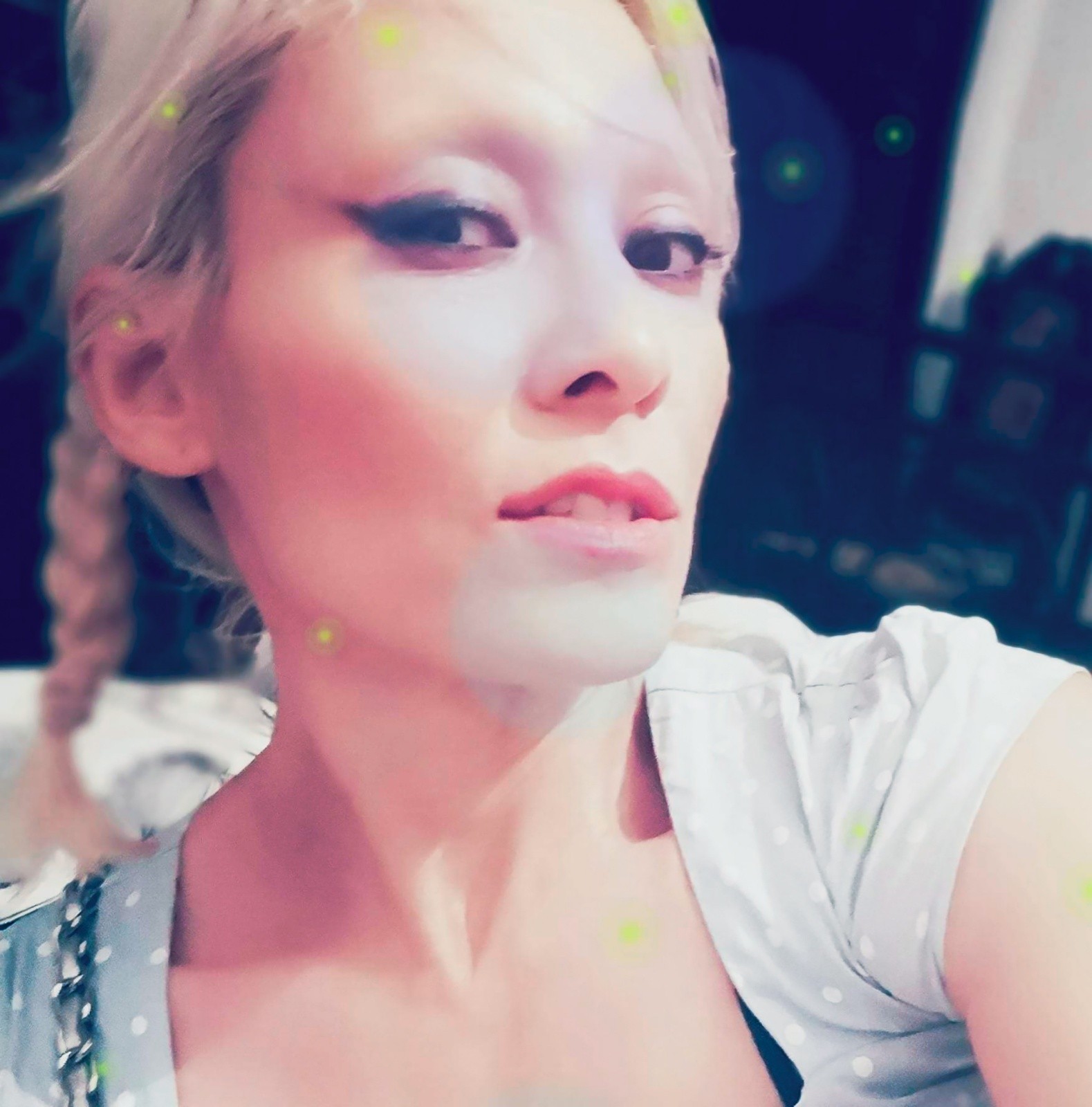 Vava Venezia Miss Selfie Self Portraits