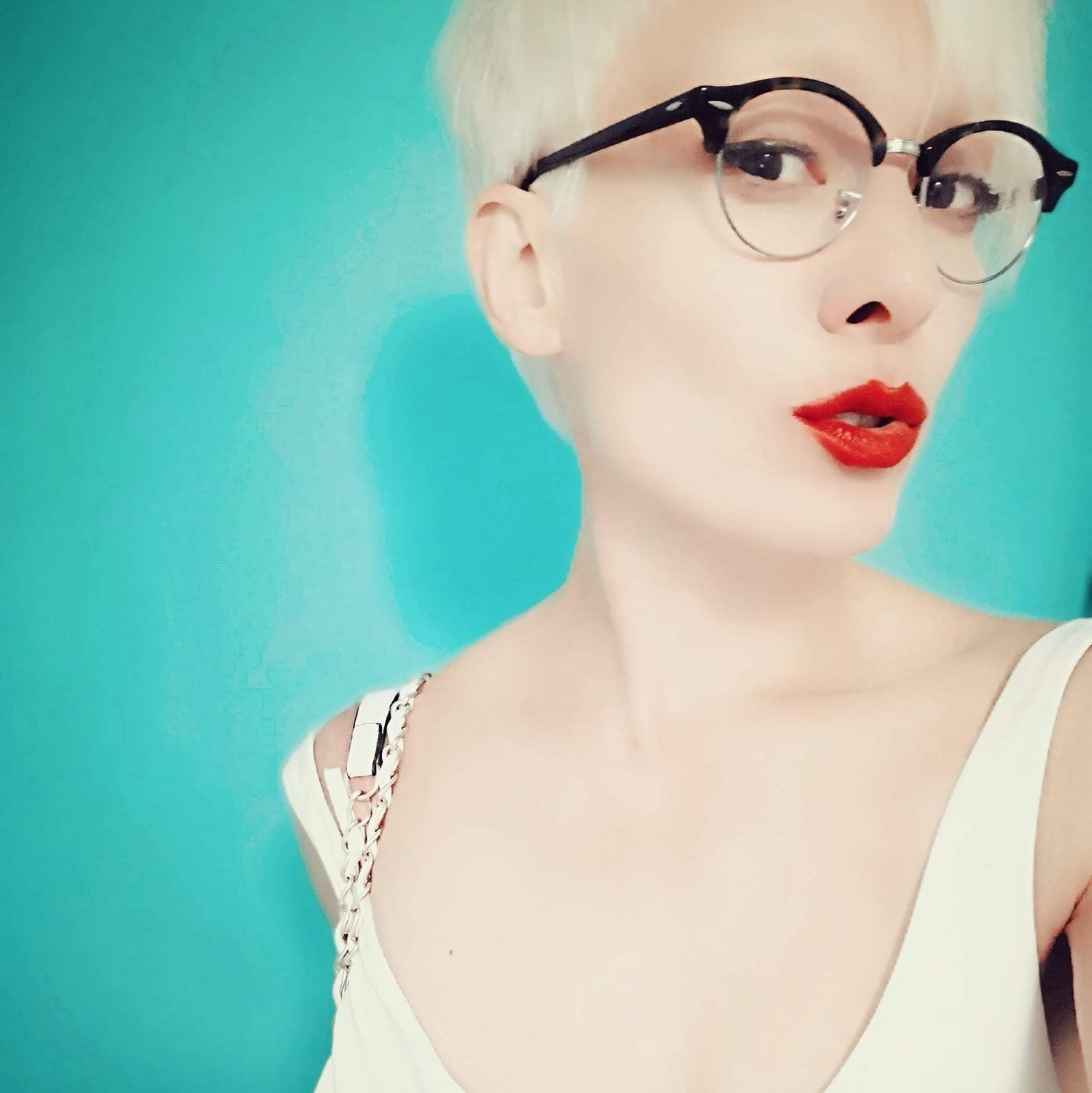 Vava Venezia Miss Selfie Self Portraits