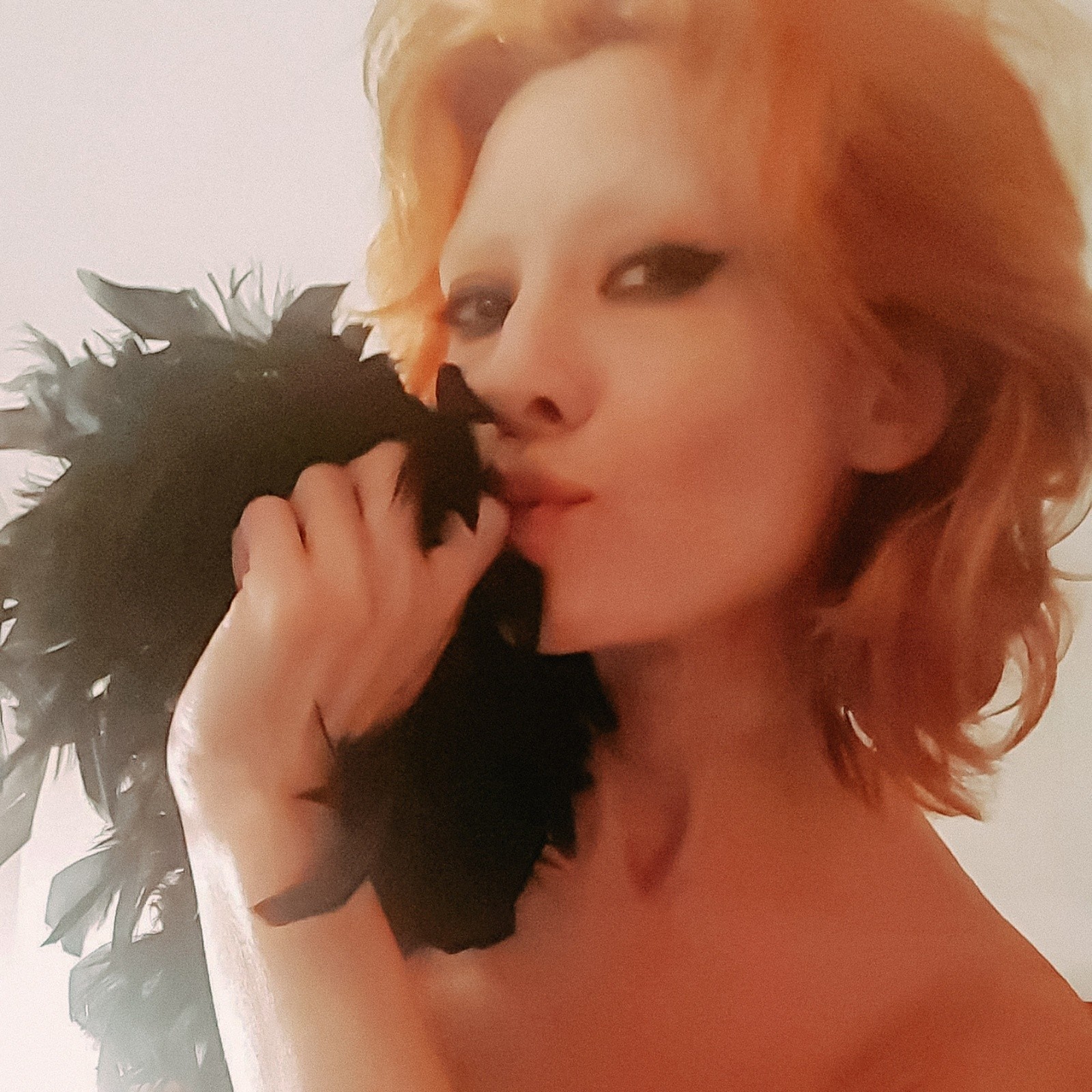 Vava Venezia Miss Selfie Self Portraits