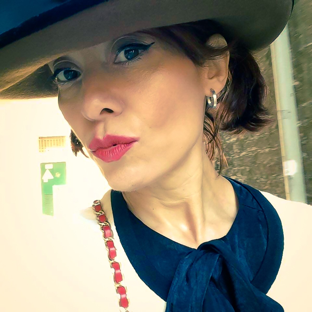 Vava Venezia Miss Selfie Self Portraits