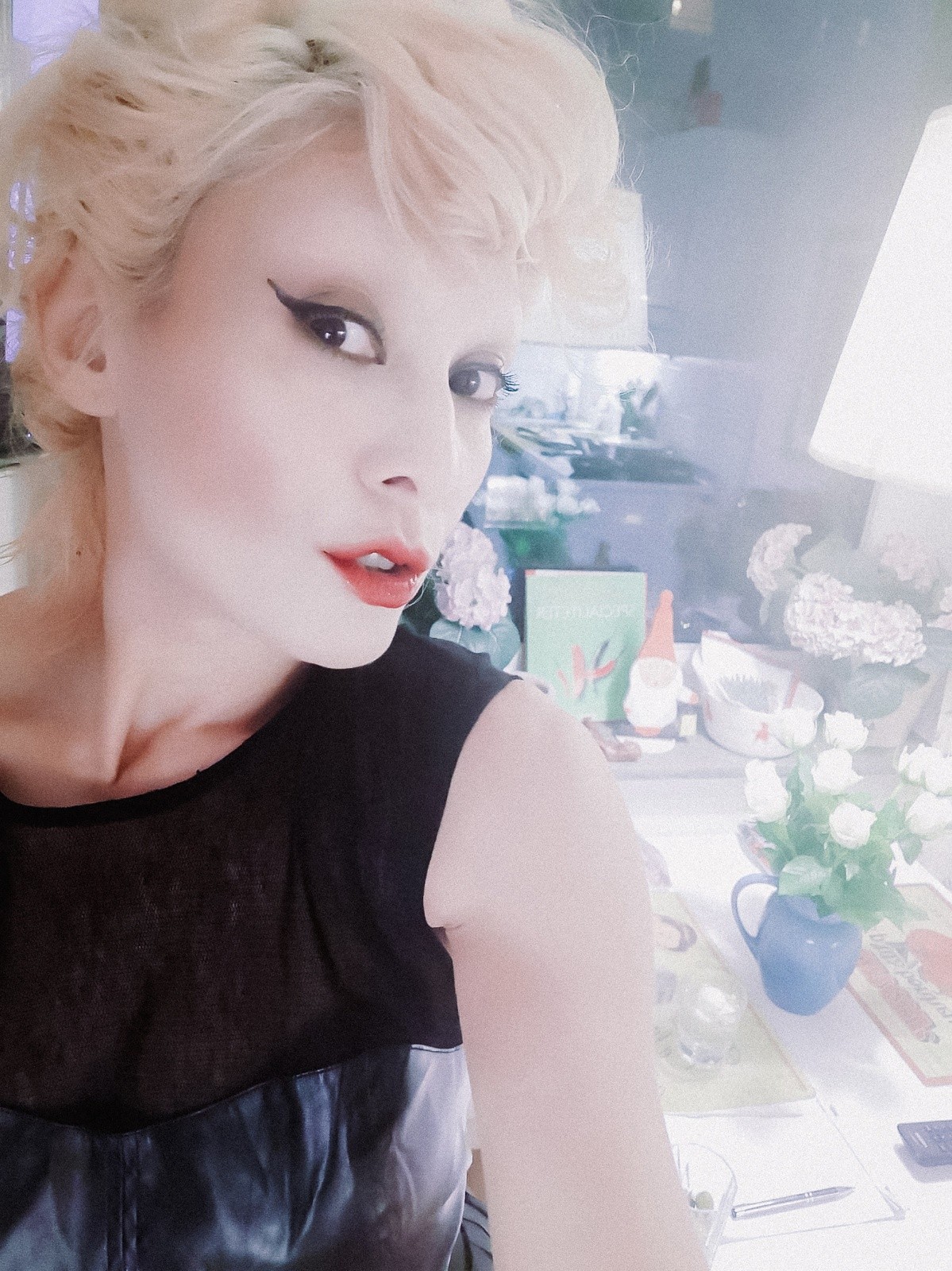 Vava Venezia Miss Selfie Self Portraits