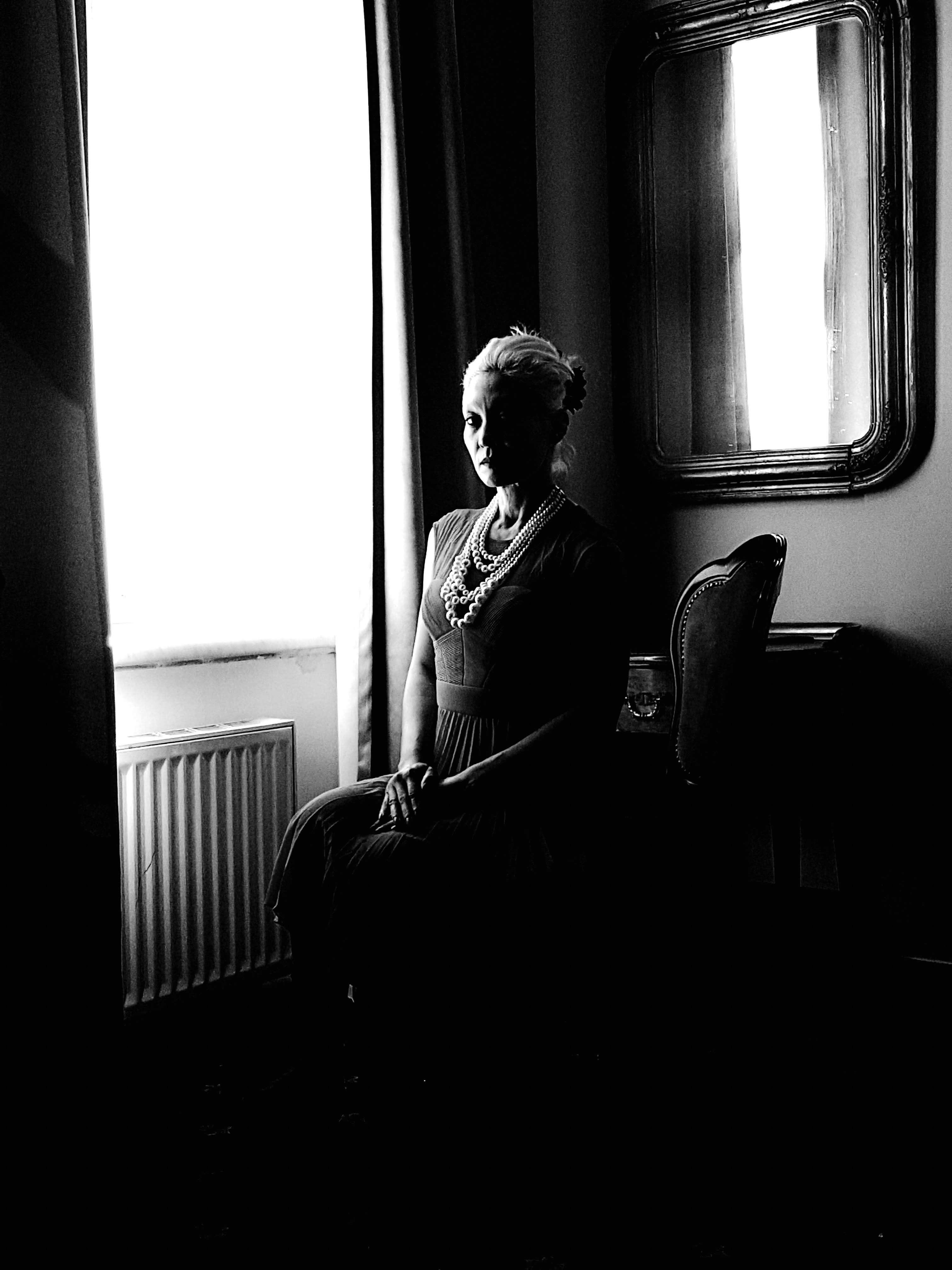 vava venezia by the window